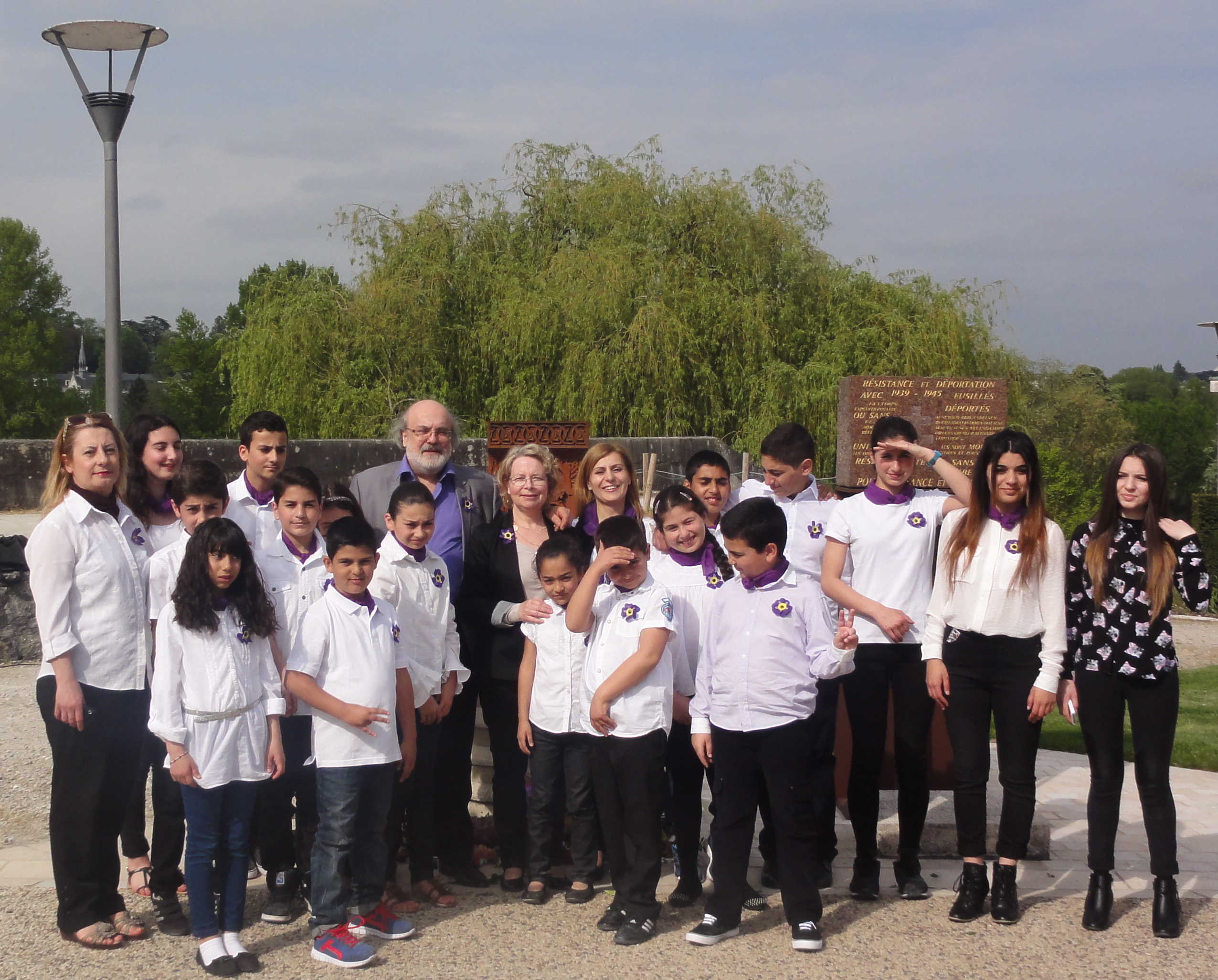 Enfants arméniens lors de la commémoration du 24 avril 2015