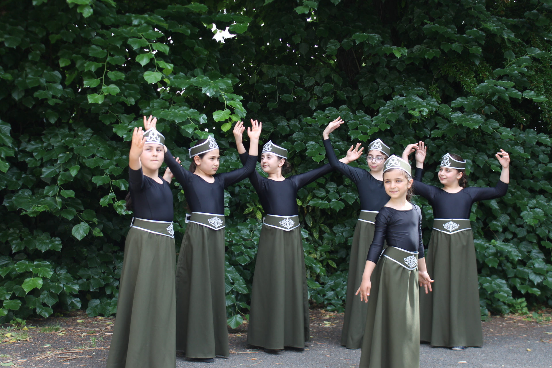 Jeunes danseuses du groupe Avetis Dance