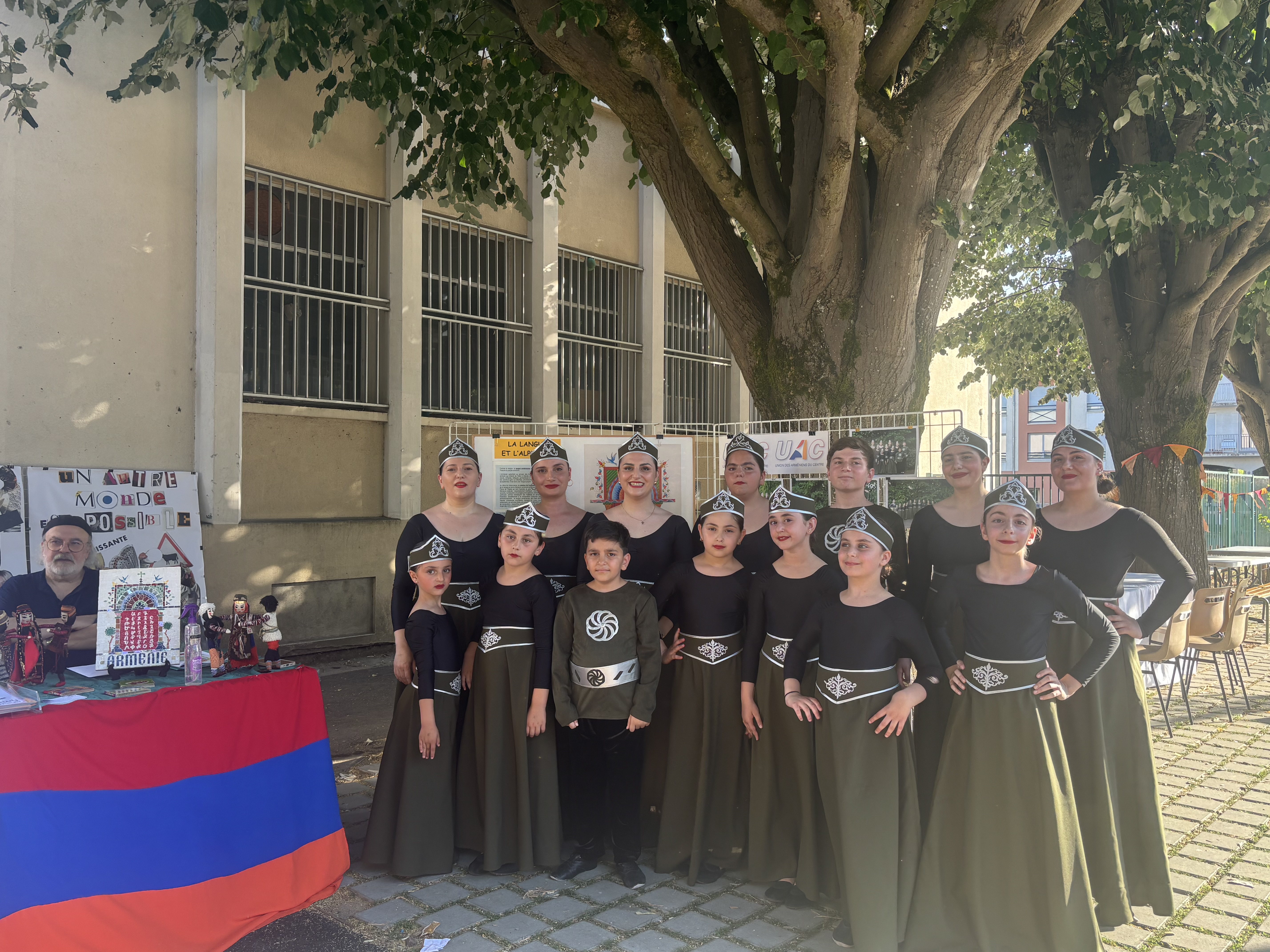 Avetis Dance et le stand de l'UAC