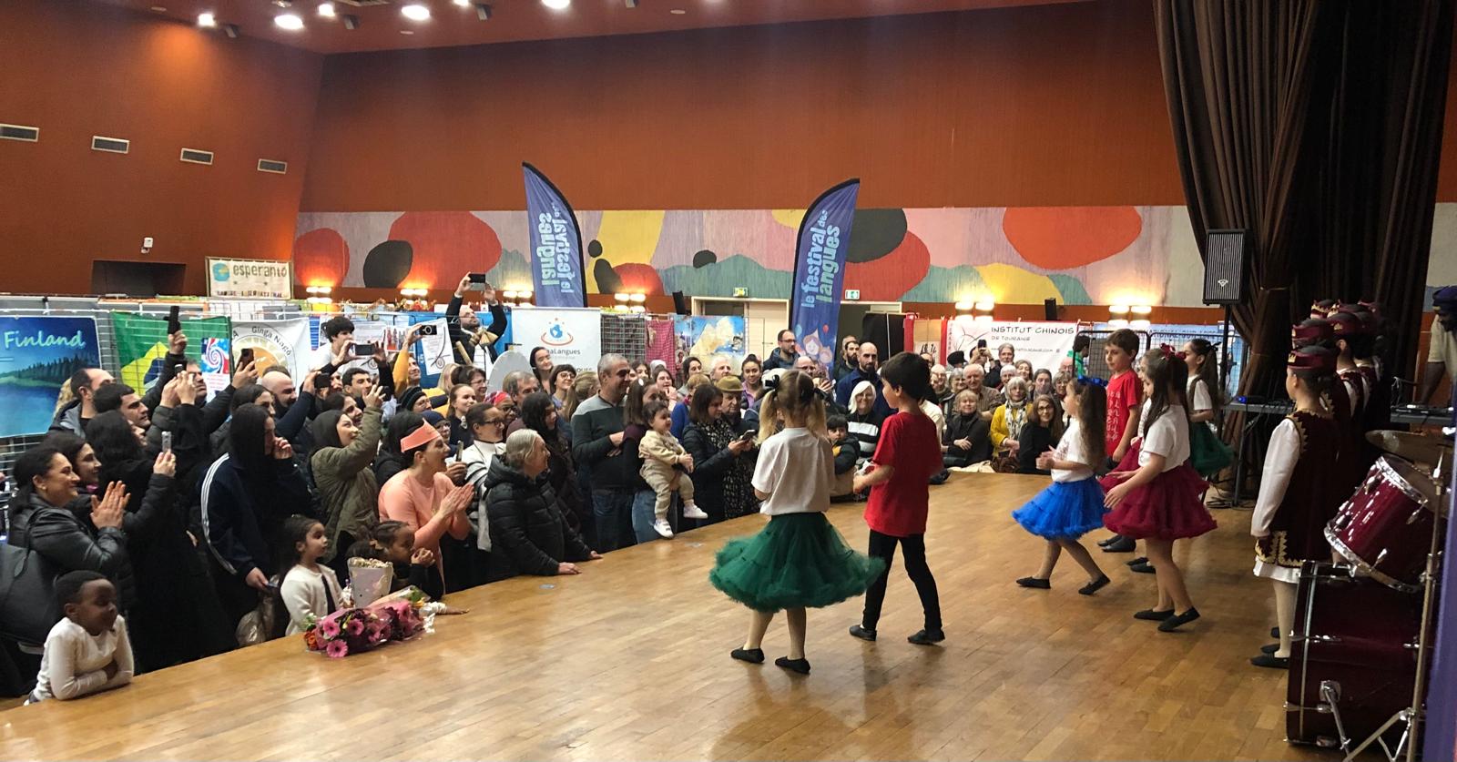 Avetis Dance en représentation